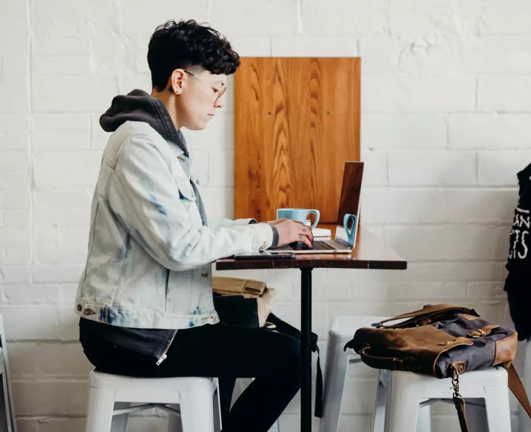 Virtual entreprenurship intern working in a coffee shop