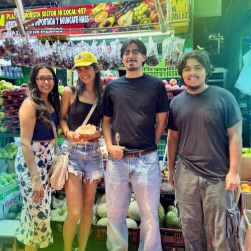 Interns in Colombia on an Exotic Fruit Tour