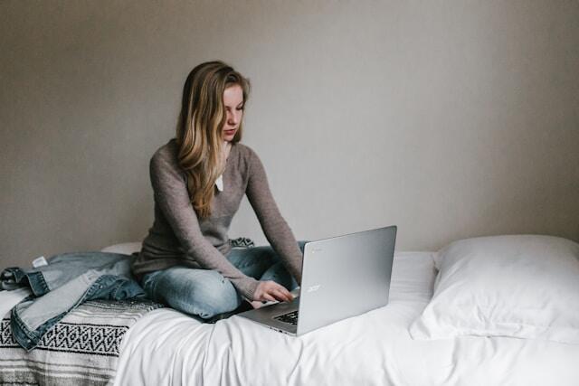 An introvert working on her own during an international internship.