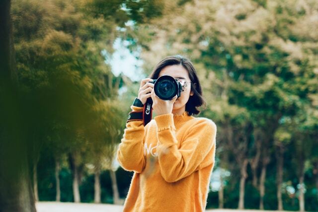 Taking photos during an internship abroad.