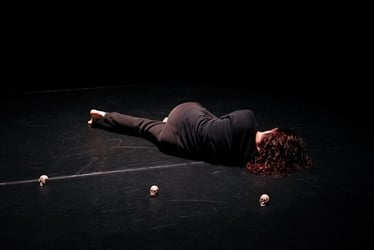 Doing a dramatic arts workshop during an internship abroad.