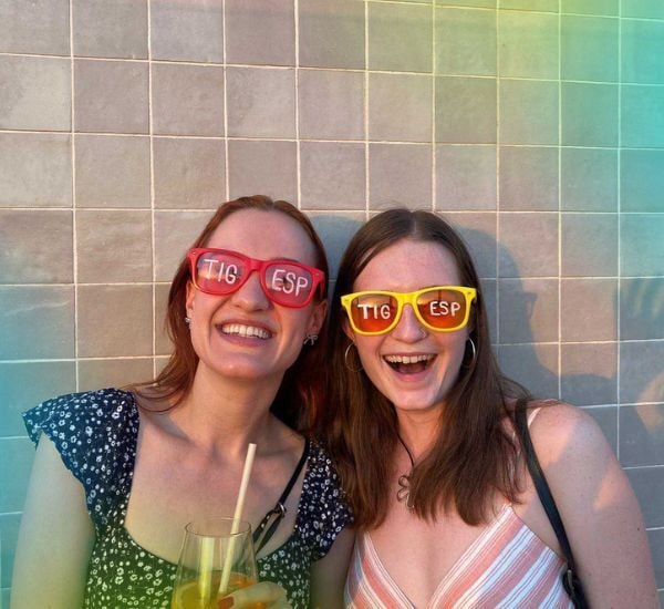 two-the-intern-group-interns-in-madrid1731343797