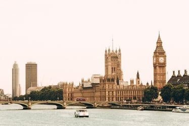 Sightseeing in London during an internship abroad.