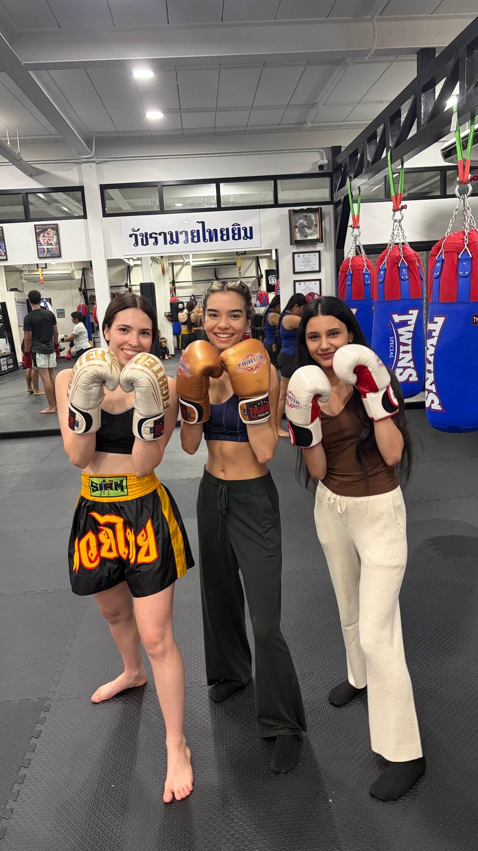 Interns in Bangkok at a Muay Thai class