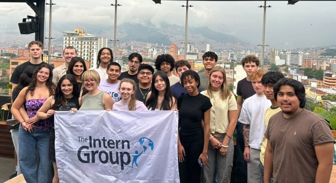 Getting together with other interns during a marketing internship in Colombia